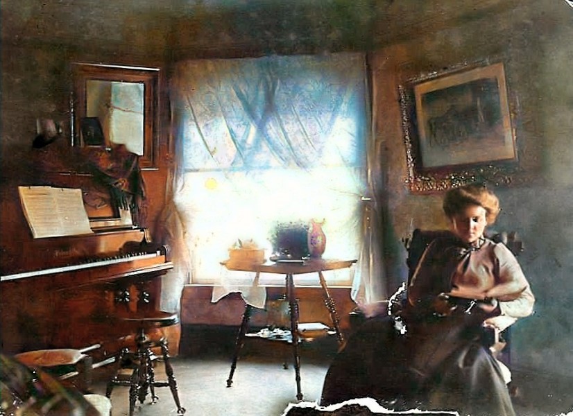 (1901) Great-Aunt Edna in her Victorian apartment.