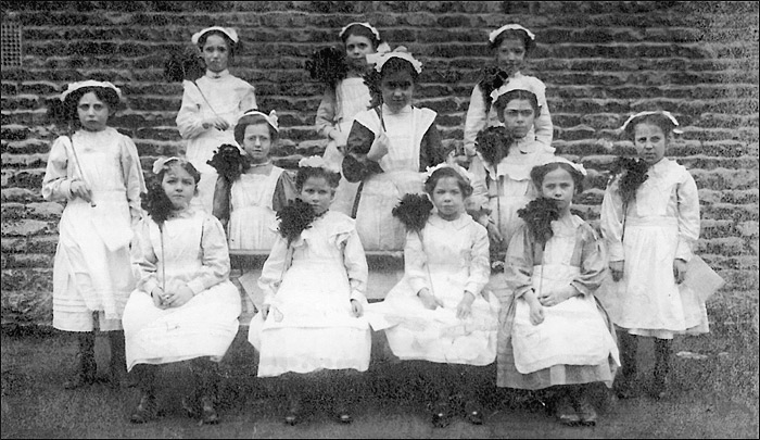 1900s school clothes