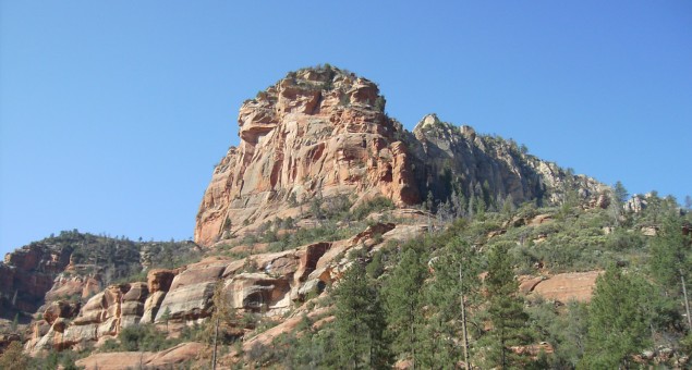 A canyon wall marks the border of Slide Rock State Park.