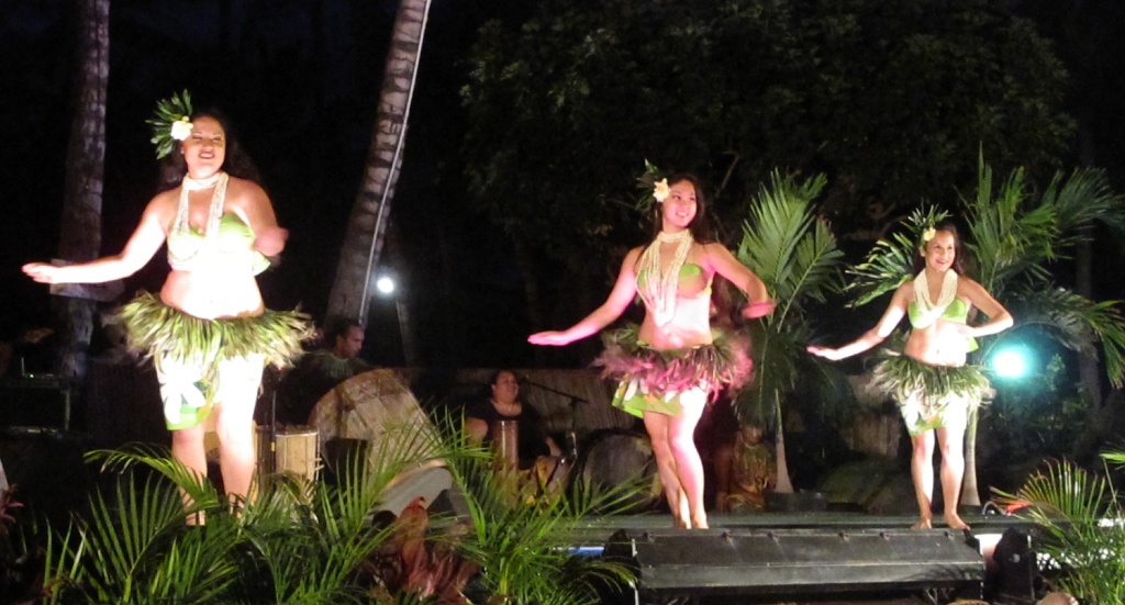 More Polynesian dancers.