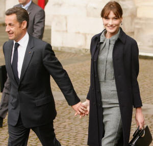 French First Lady Carla Bruni-Sarkozy has donated her brain to a housewife in Austin, Texas.